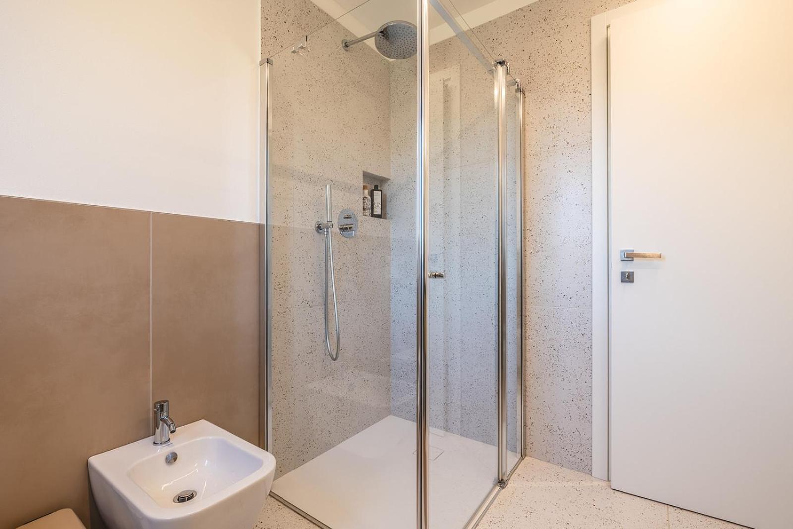 דירות ריבה דל גארדה Elvy Garda Living Garden מראה חיצוני תמונה